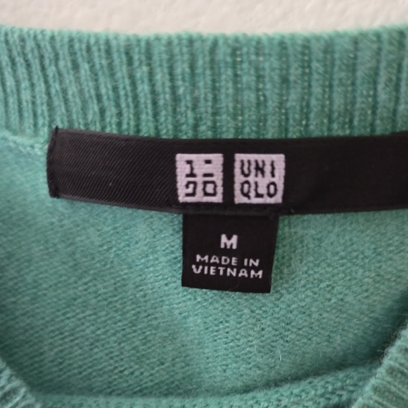 Uniqlo Mint Green Pullover - Picture 2 of 5